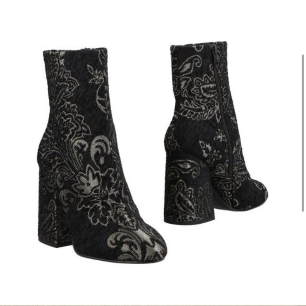 Ash black & gold/silverish heeled booties. Size 38.
